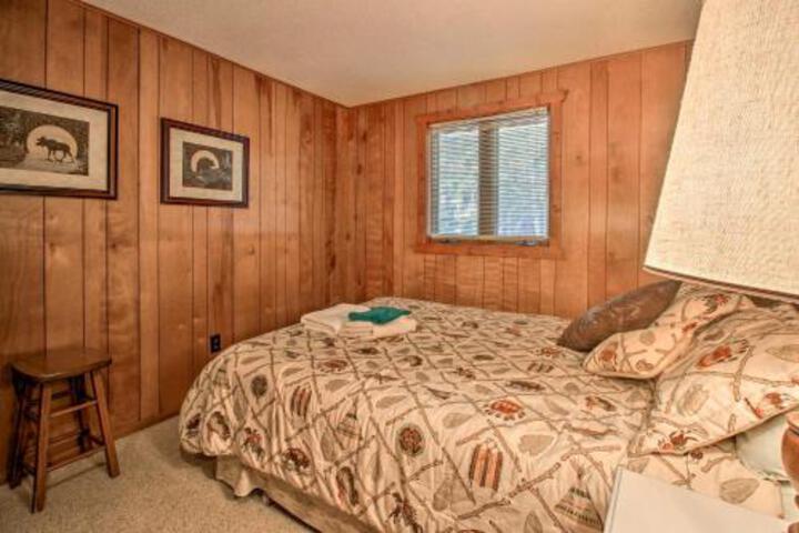 Pet Friendly Upper Whitefish Lake Home W / Dock - thumb 1