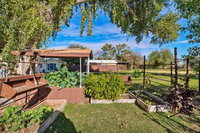 Tolleson Cottage on 1 Acre 2 Mi. To Raceway