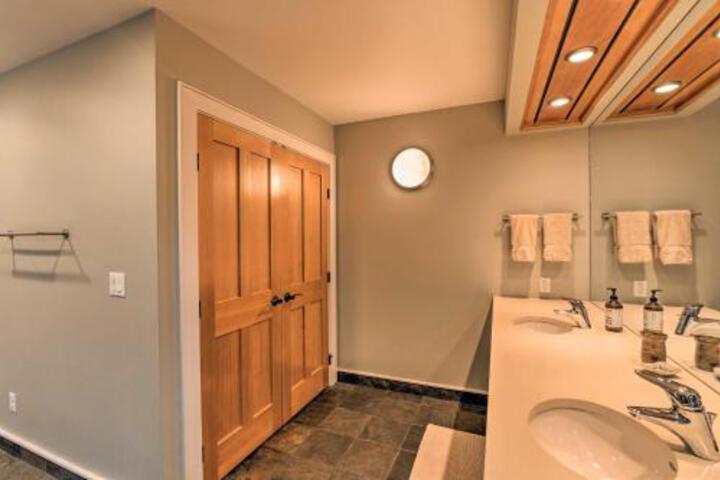 Modern Anchorage Home With Stunning Mountain Views! - thumb 6