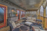 Refined Ski Nook w / Deck on Top of Beech Mtn