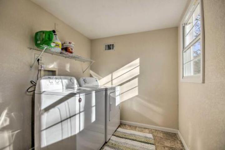 Fisherman Friendly Bull Shoals Home On Lake! - thumb 3