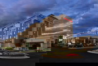 Hampton Inn  Suites Cleveland-Beachwood