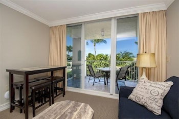 Mbor 604 - Marco Beach Ocean Resort 1 Bedroom Condo - thumb 4