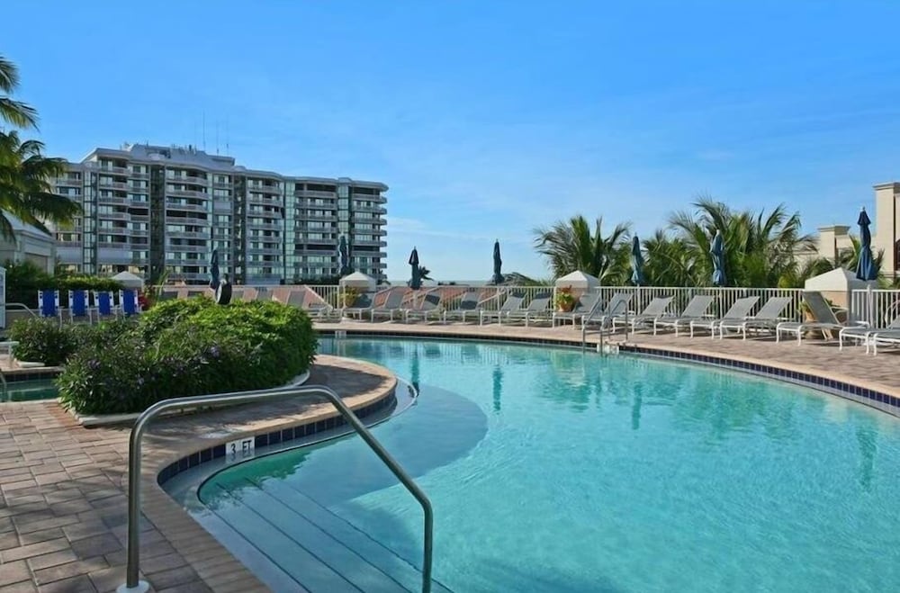 Mbor 604 - Marco Beach Ocean Resort 1 Bedroom Condo - thumb 2