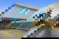 208 Hollywood Street by Long  Foster