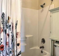 NEW Charming Condo on Morningside Church Campus - Accommodation Michigan