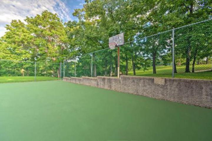 Luxe Lakeside Regatta Bay Getaway With Pool Access! - thumb 1