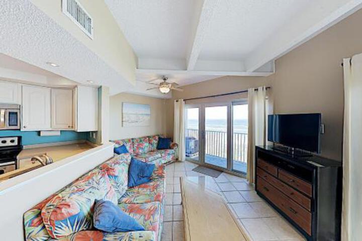 Sparkling Gulf Front Retreat W / Pool & Hot Tub Condo - thumb 4