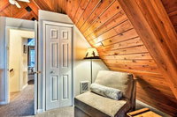 A Frame Abode in Mt. Hood Area w / Deck  Grill