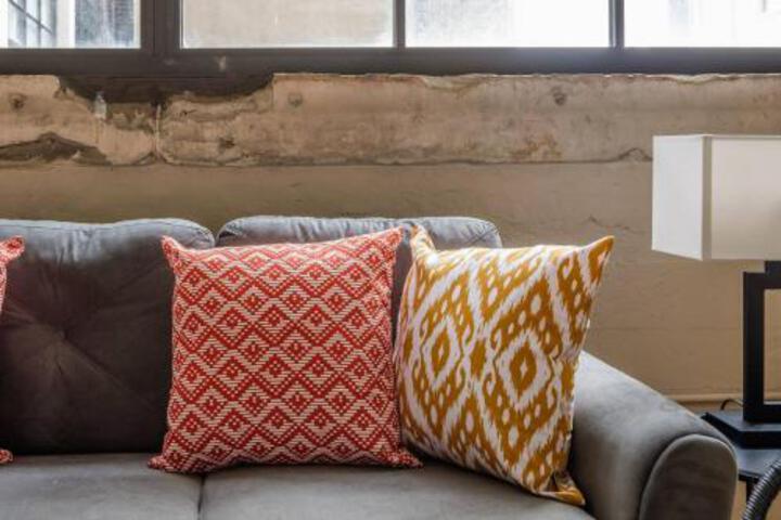 Historic & Relaxing 2BR Apt - thumb 2