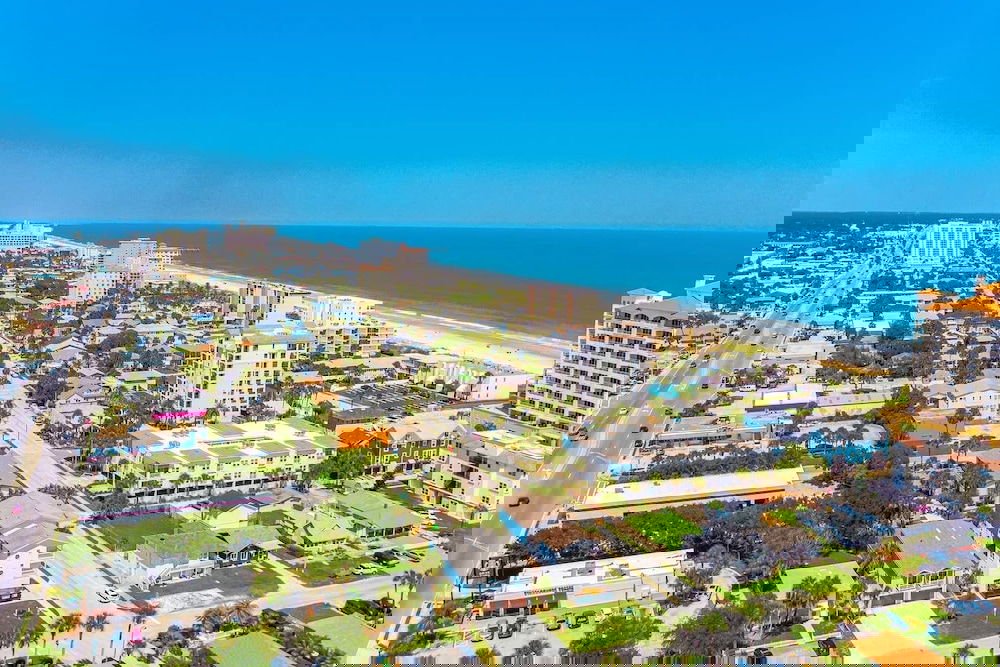 Sun-splashed Luxe Townhome - Walk To The Sand - thumb 6