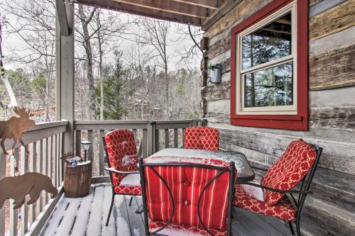 Homey Hillside Gatlinburg Retreat W / Hot Tub! - thumb 2