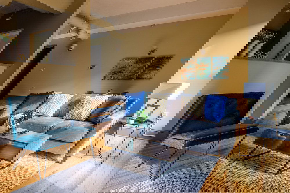 Frontdesk - 2015 East 4th Street Apts Downtown Cleveland - thumb 3