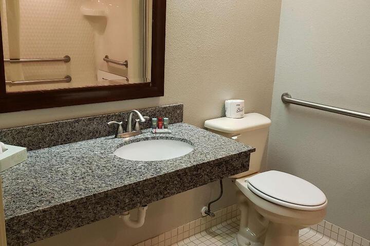 Econo Lodge - thumb 0