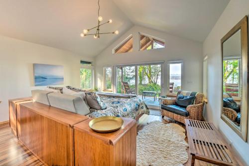 Mid Century Modern Cabin W / Puget Sound Vistas - thumb 5