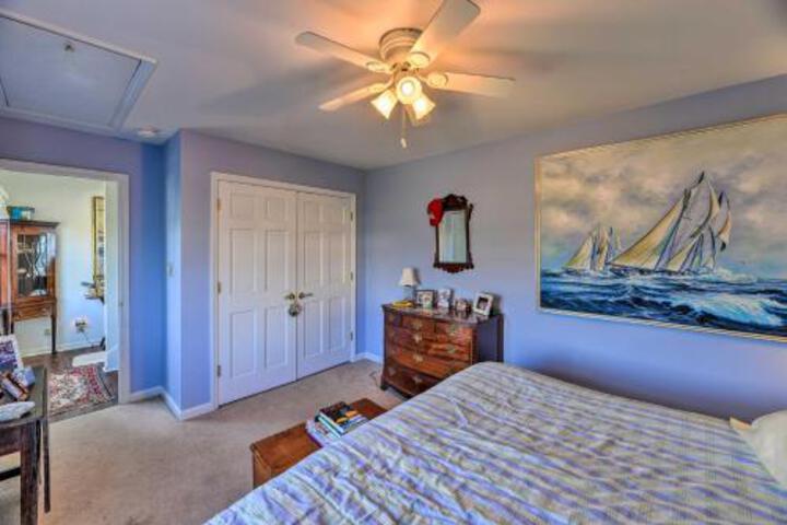 Large Beachfront Home With Boardwalk & Elevator - thumb 2