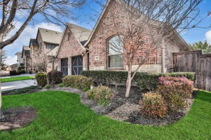 Frisco Star Retreat - thumb 0