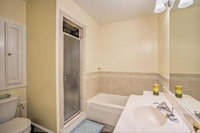 Oceanfront Family Getaway w / Balcony  Grill