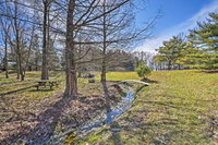 Charming Napanee Cabin a Countryside Retreat