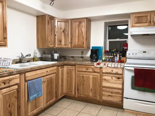 Alaska Heritage Hostel - thumb 4