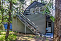 Riverwood Lodge  Guest House