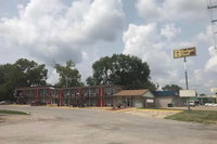 Budget Host Village Inn