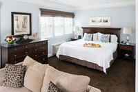 Crowne Pointe Historic Inn  Spa - Adults Only