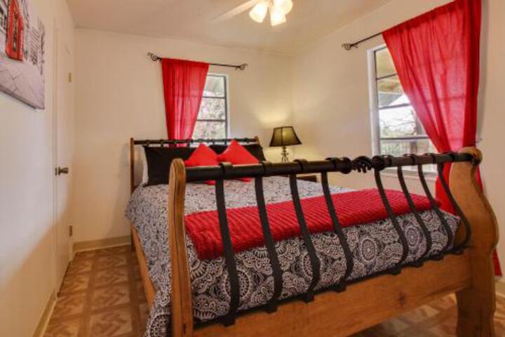 The Lake House On The Cove - thumb 6