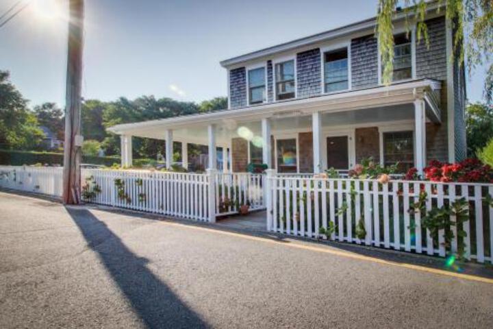 Lopes Paradise - thumb 0