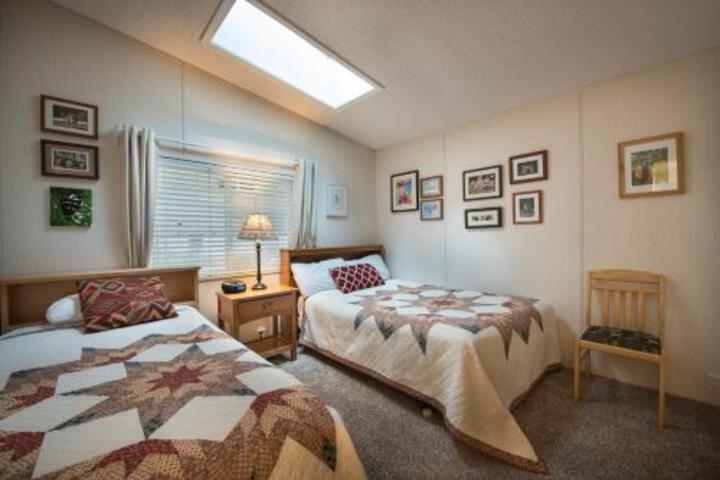 42R Rosenbergs Creekside Cabin - thumb 0