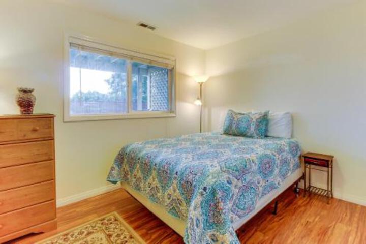 Mt. Rainier View From Lake Morton - thumb 3