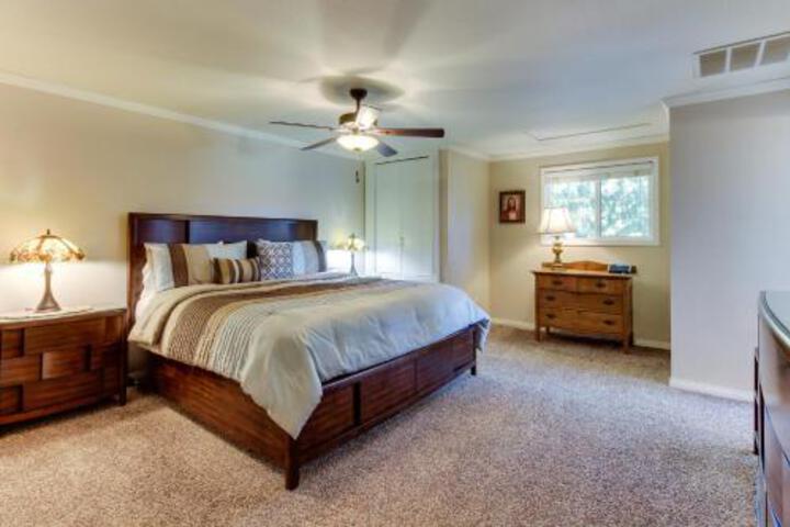 Mt. Rainier View From Lake Morton - thumb 1