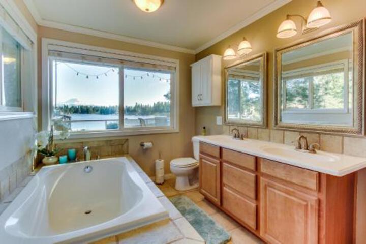 Mt. Rainier View From Lake Morton - thumb 2