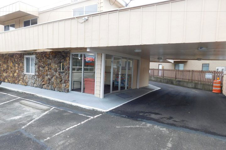 Auburn Motel - thumb 2