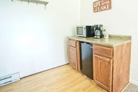 Experience a Classic New England Setting at This Waterville Estates Condo Located in the Heart of the White Mountains - Bv5e