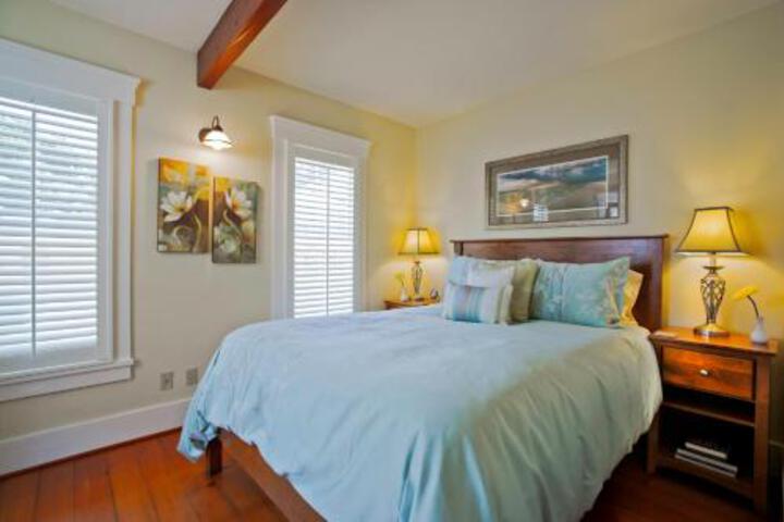 Downtown Quanit Cottage - thumb 2