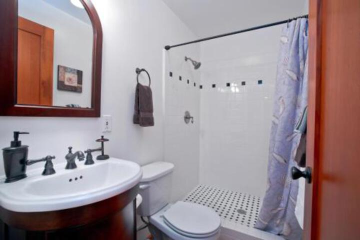 Downtown Quanit Cottage - thumb 1