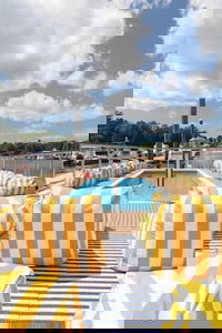 Yachtsman Hotel  Marina Club