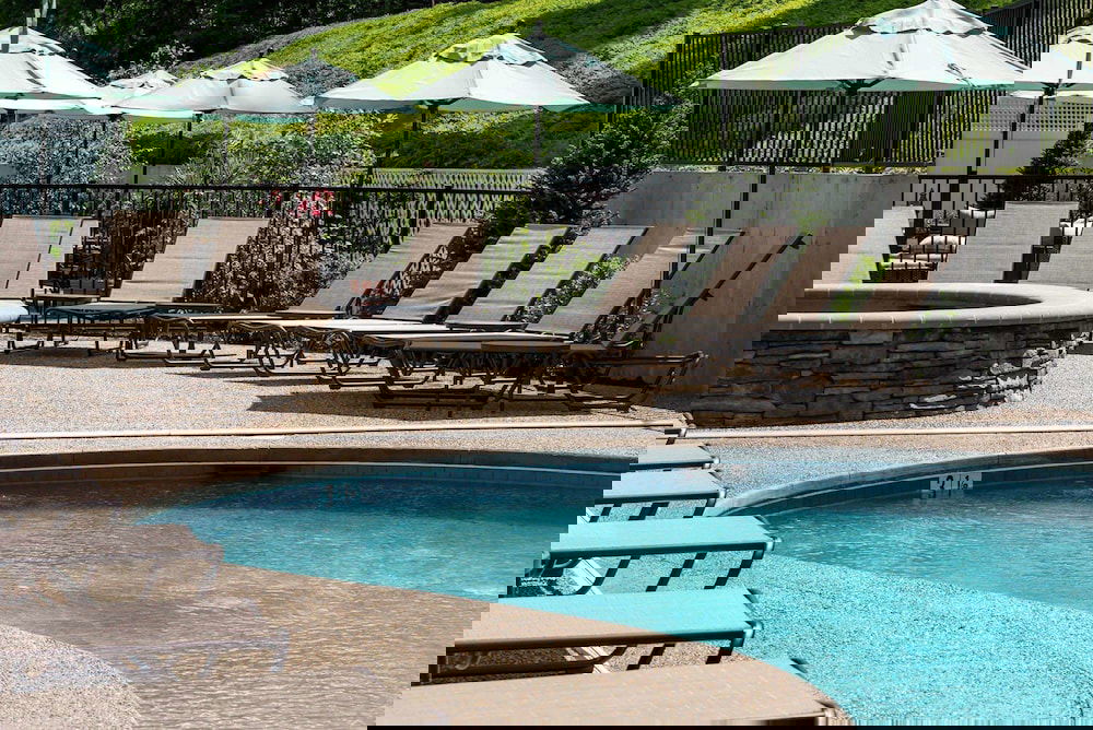 The Bedford Village Inn - thumb 3