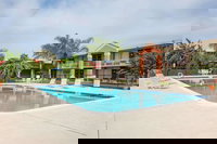 Super 8 by Wyndham Lake Jackson/Clute