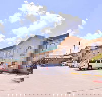 Quality Inn And Suites Beaumont - Accommodation Michigan