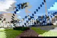 Island House Beach Resort