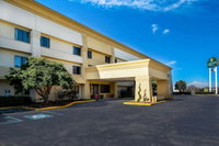 La Quinta Inn  Suites by Wyndham Meridian