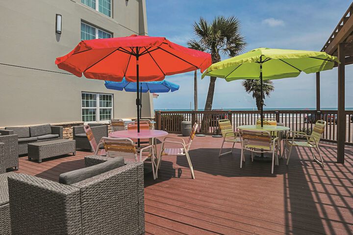 La Quinta Inn By Wyndham Galveston East Beach - thumb 1
