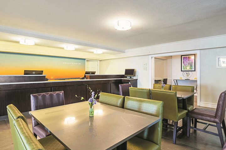 La Quinta Inn By Wyndham Galveston East Beach - thumb 5