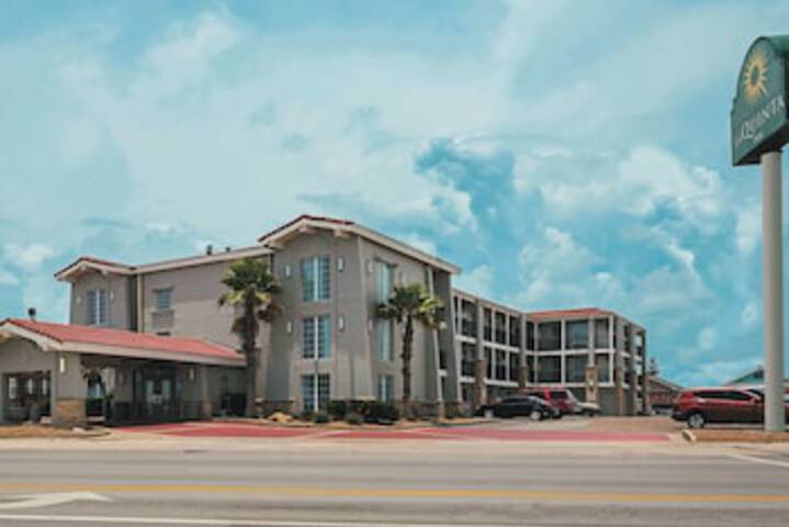 La Quinta Inn By Wyndham Galveston East Beach - thumb 0