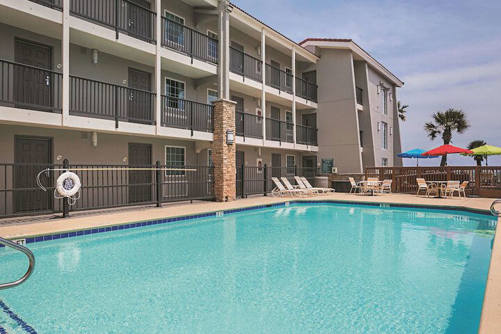 La Quinta Inn By Wyndham Galveston East Beach - thumb 3