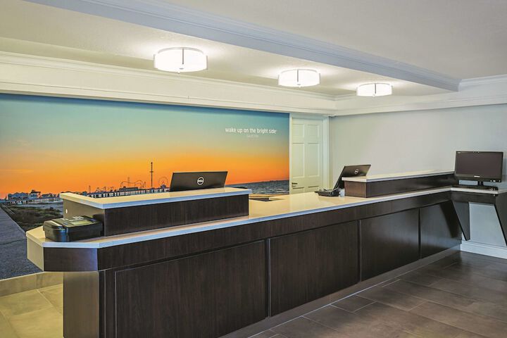 La Quinta Inn By Wyndham Galveston East Beach - thumb 4
