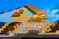 La Quinta Inn  Suites by Wyndham Santa Rosa