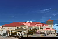 La Quinta Inn  Suites by Wyndham Eastland